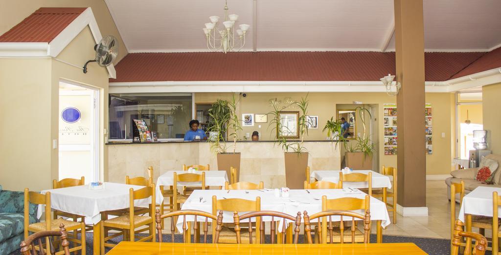 The Russel Hotel Книсна Екстер'єр фото